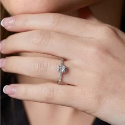 Chisholm Hunter 9ct White Gold Oval Cut 0.50ct Diamond Halo Solitaire Ring -Chisholm Hunter 1 001 32 0032 om 2