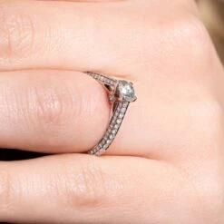 Chisholm Hunter Platinum Round Brilliant 0.75ct Diamond Solitaire -Chisholm Hunter 1 001 81 0243 om 1