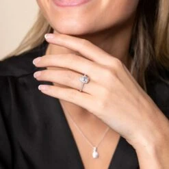 Chisholm Hunter Platinum Pear Cut 1.15ct Diamond Halo Ring -Chisholm Hunter 1 001 88 0028 om 1