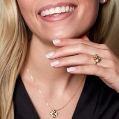 Chisholm Hunter 18ct Yellow Gold 0.21ct Round Brilliant Cluster Flower Style Ring 17 Chisholm Hunter 18ct Yellow Gold 0.21ct Round Brilliant Cluster Flower Style Ring -Chisholm Hunter 1 008 01 0259 ls 1