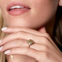 Chisholm Hunter 18ct Yellow Gold 0.21ct Round Brilliant Cluster Flower Style Ring 16 Chisholm Hunter 18ct Yellow Gold 0.21ct Round Brilliant Cluster Flower Style Ring -Chisholm Hunter 1 008 01 0259 om 1