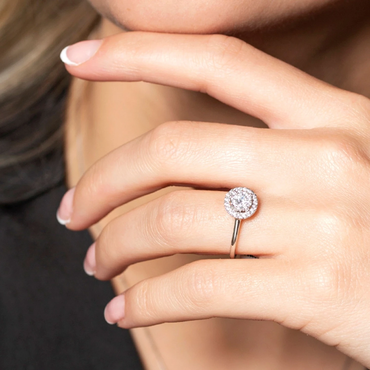 Chisholm Hunter 18ct White Gold Brilliant Cut 0.33ct Diamond Halo Ring 5 Chisholm Hunter 18ct White Gold Brilliant Cut 0.33ct Diamond Halo Ring - Image 3