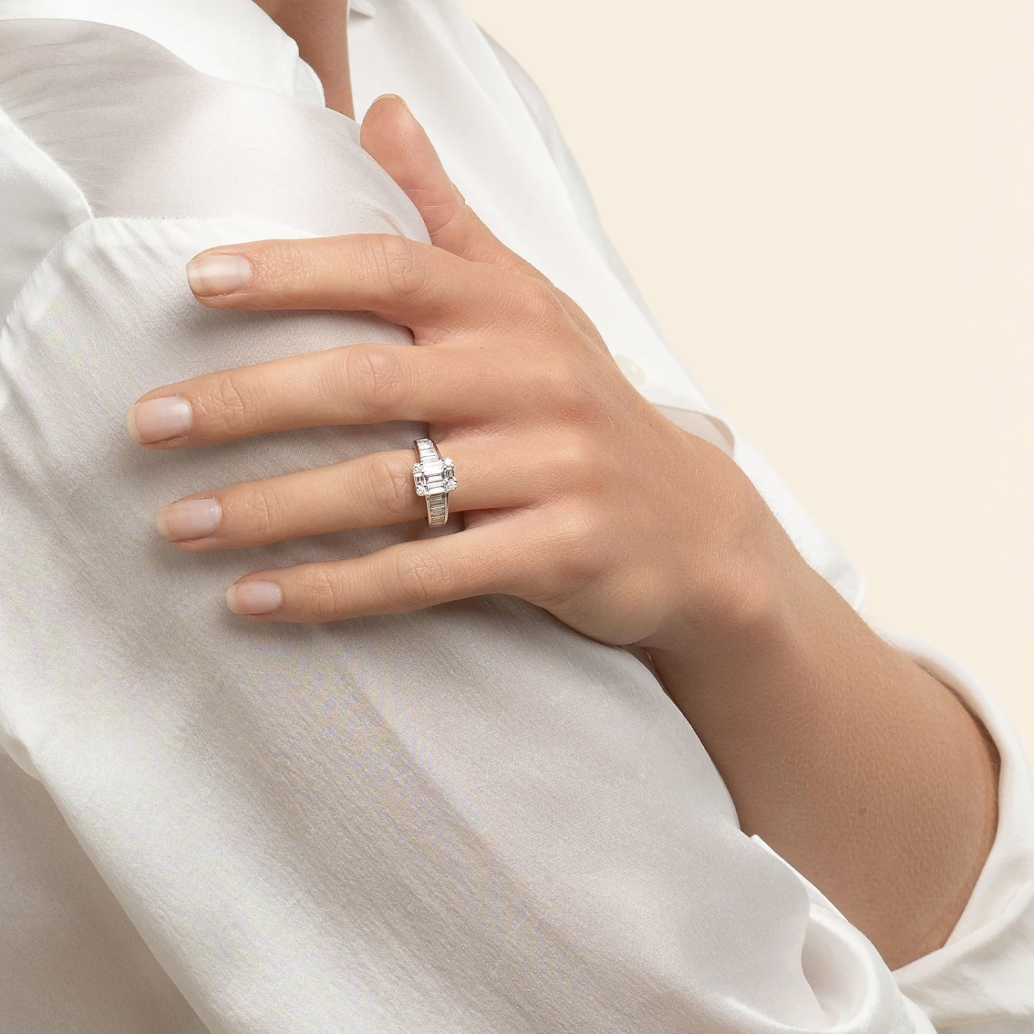 Chisholm Hunter 18ct White Gold Baguette And Brilliant Cut 1.75ct Diamond Cluster Ring 4 Chisholm Hunter 18ct White Gold Baguette And Brilliant Cut 1.75ct Diamond Cluster Ring - Image 2