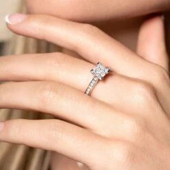 Chisholm Hunter Platinum Princess Cut 1.00ct Diamond Cluster Ring -Chisholm Hunter 1 008 03 0122 om 2