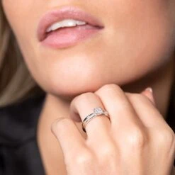 Chisholm Hunter 9ct White Gold Brilliant Cut 0.20ct Diamond Cluster Ring -Chisholm Hunter 1 008 04 0070 om 1