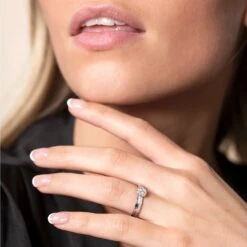 Chisholm Hunter 9ct White Gold Brilliant Cut 0.20ct Diamond Cluster Ring -Chisholm Hunter 1 008 04 0070 om 2