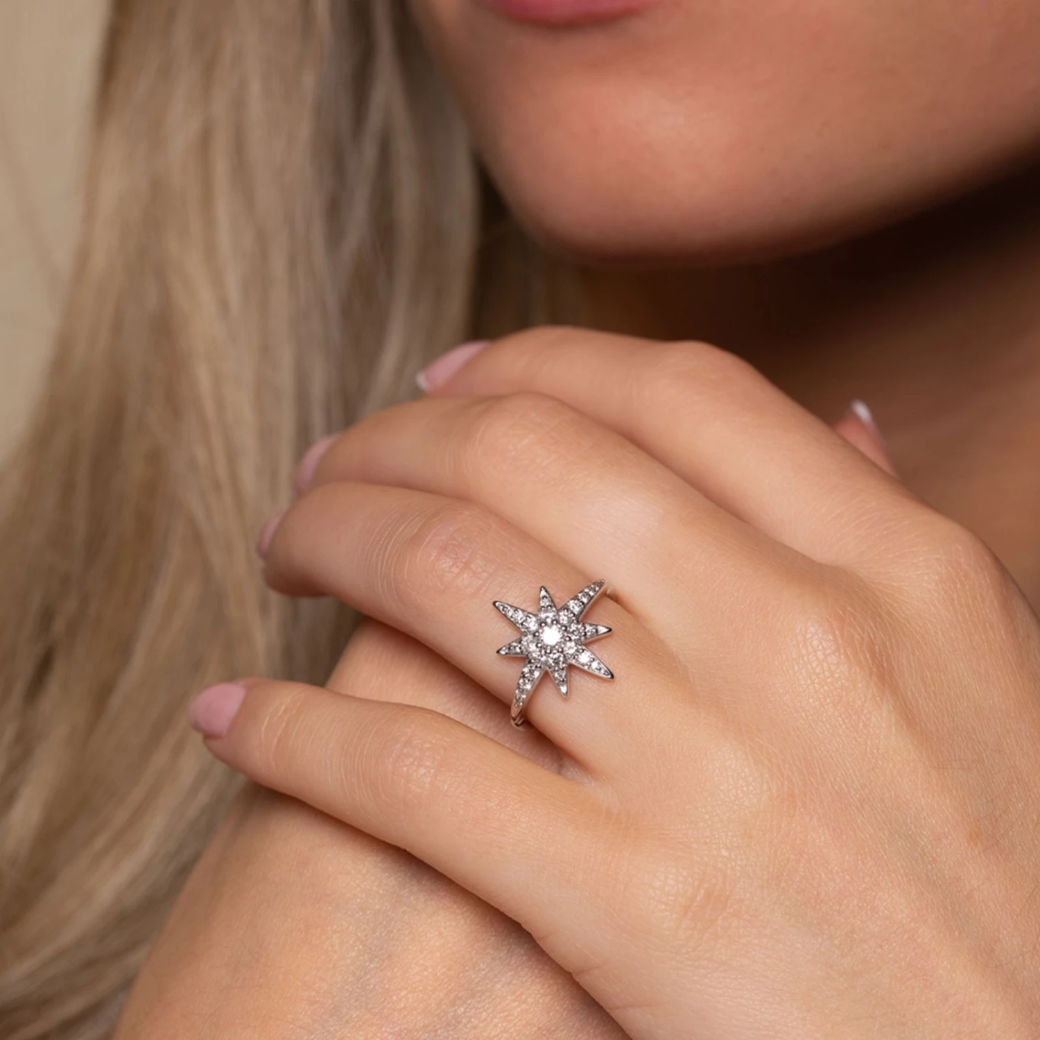 Chisholm Hunter 9ct White Gold Brilliant Cut Diamond 0.45ct Pave Star Ring 9 Chisholm Hunter 9ct White Gold Brilliant Cut Diamond 0.45ct Pave Star Ring - Image 7