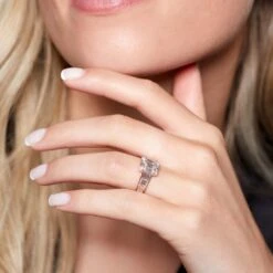 Chisholm Hunter 18ct Rose Gold Baguette Cut 1.75ct Diamond Cluster Ring 24 Chisholm Hunter 18ct Rose Gold Baguette Cut 1.75ct Diamond Cluster Ring -Chisholm Hunter 1 008 06 0017 om