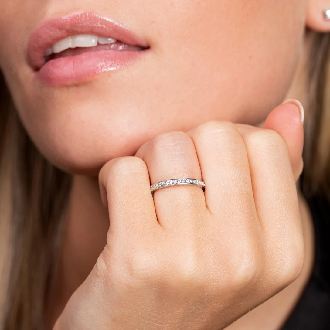 Chisholm Hunter 18ct White Gold Brilliant Cut 0.20ct Diamond Eternity Ring 4 Chisholm Hunter 18ct White Gold Brilliant Cut 0.20ct Diamond Eternity Ring - Image 2