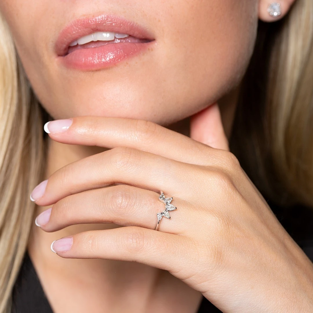 Chisholm Hunter 18ct White Gold Pear Cut 0.67ct Diamond Ring 4 Chisholm Hunter 18ct White Gold Pear Cut 0.67ct Diamond Ring - Image 2