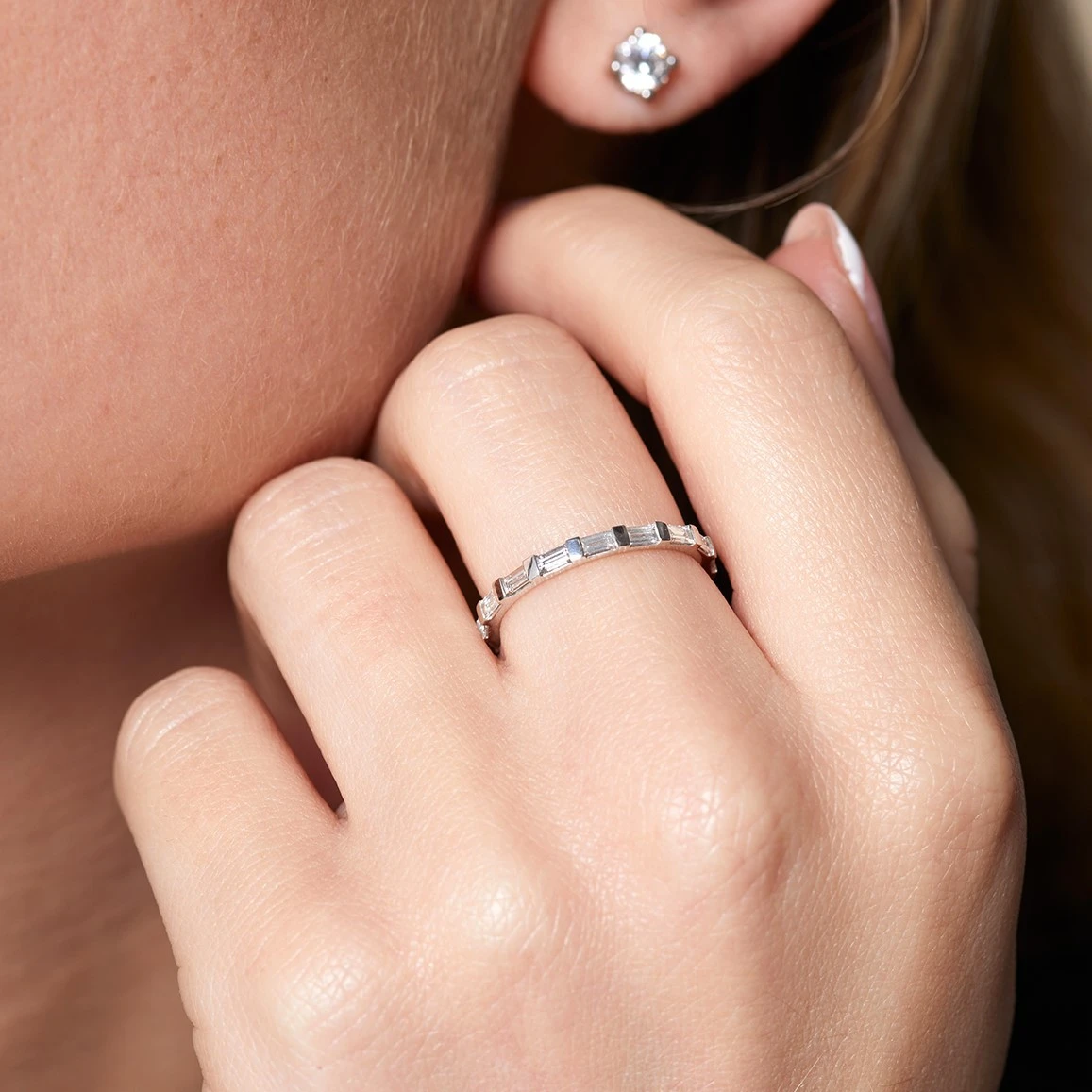 Chisholm Hunter 9ct White Gold Baguette Cut 0.50ct Diamond Eternity Ring 4 Chisholm Hunter 9ct White Gold Baguette Cut 0.50ct Diamond Eternity Ring - Image 2