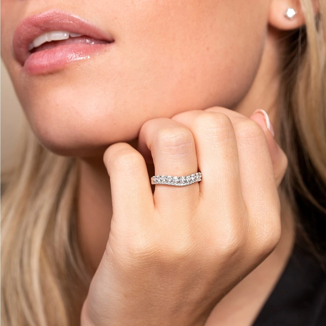 Chisholm Hunter 9ct White Gold Brilliant Cut 0.70ct Diamond Shaped Eternity Ring 4 Chisholm Hunter 9ct White Gold Brilliant Cut 0.70ct Diamond Shaped Eternity Ring - Image 2