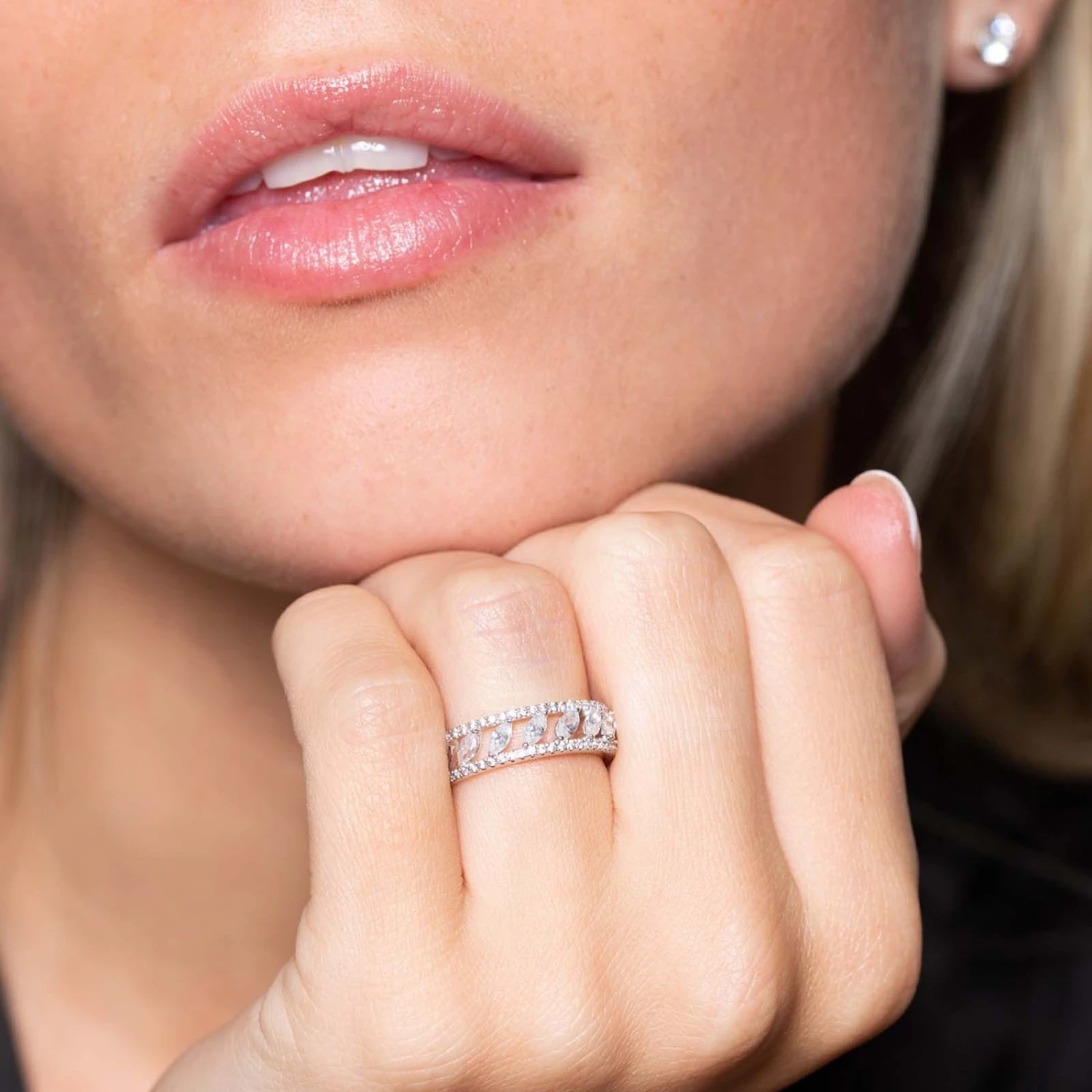 Chisholm Hunter 18ct White Gold Brilliant And Marquise Cut 0.69ct Diamond Fancy Band 4 Chisholm Hunter 18ct White Gold Brilliant And Marquise Cut 0.69ct Diamond Fancy Band - Image 2