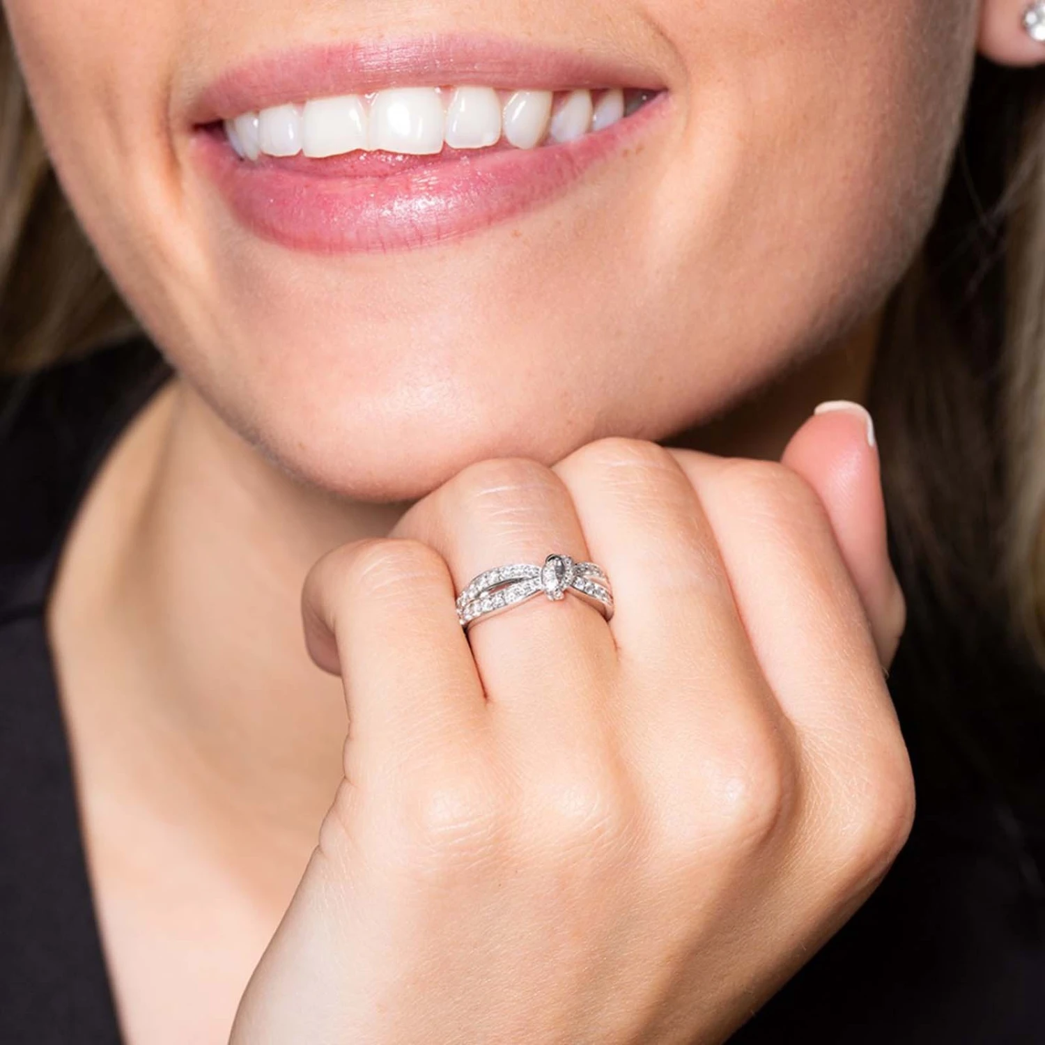 Chisholm Hunter 18ct White Gold 0.50ct Round Brilliant Fancy Bow Diamond Ring 4 Chisholm Hunter 18ct White Gold 0.50ct Round Brilliant Fancy Bow Diamond Ring - Image 2