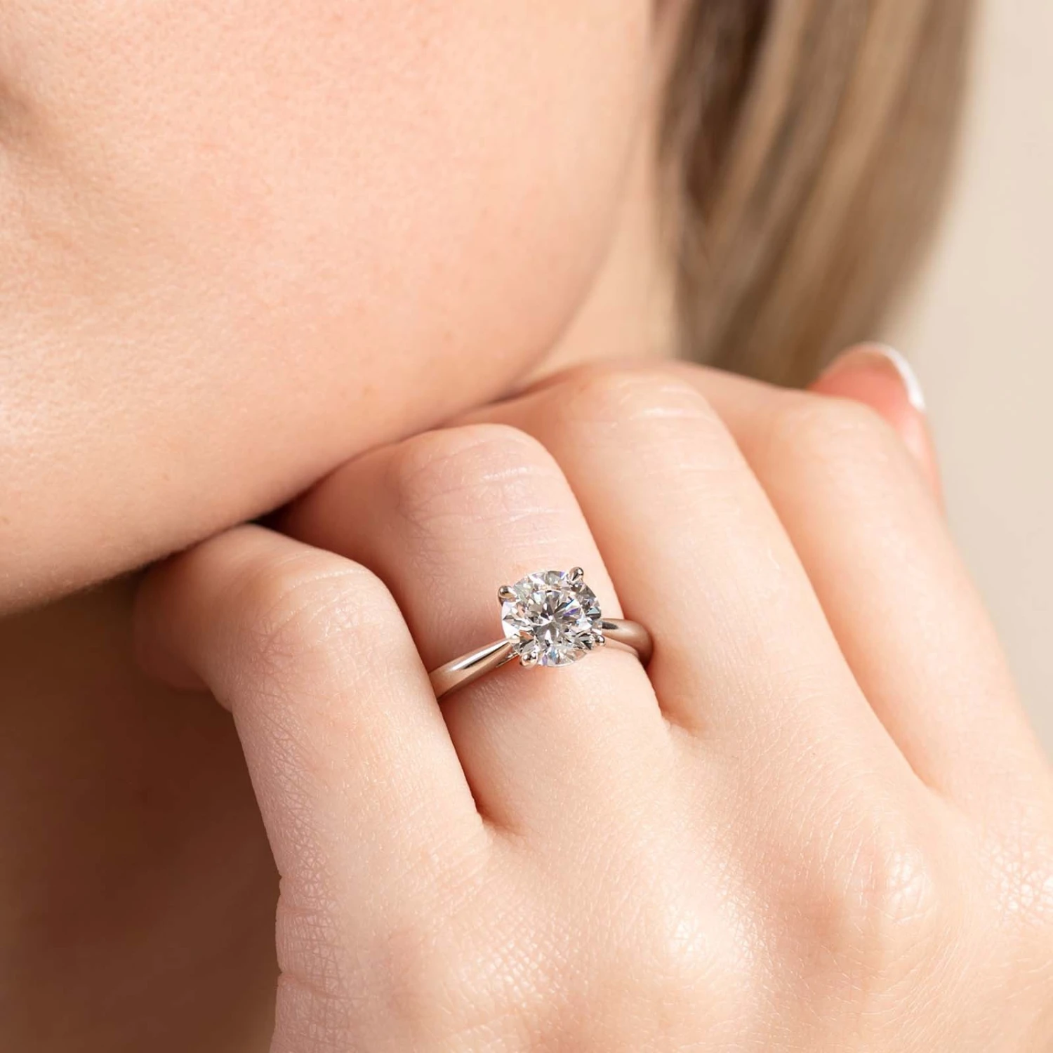 Chisholm Hunter Platinum Round Brilliant Cut 2.00ct Lab Diamond Solitaire Ring 4 Chisholm Hunter Platinum Round Brilliant Cut 2.00ct Lab Diamond Solitaire Ring - Image 2