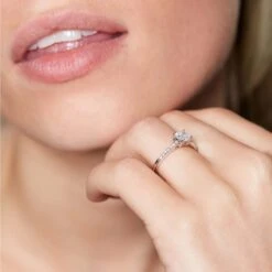 Chisholm Hunter 18ct White Gold 0.75ct Princess Cut Diamond Shoulders Solitaire Size Q For Qubec 9 Chisholm Hunter 18ct White Gold 0.75ct Princess Cut Diamond Shoulders Solitaire Size Q For Qubec -Chisholm Hunter 11 137 01 0325 om 1 1