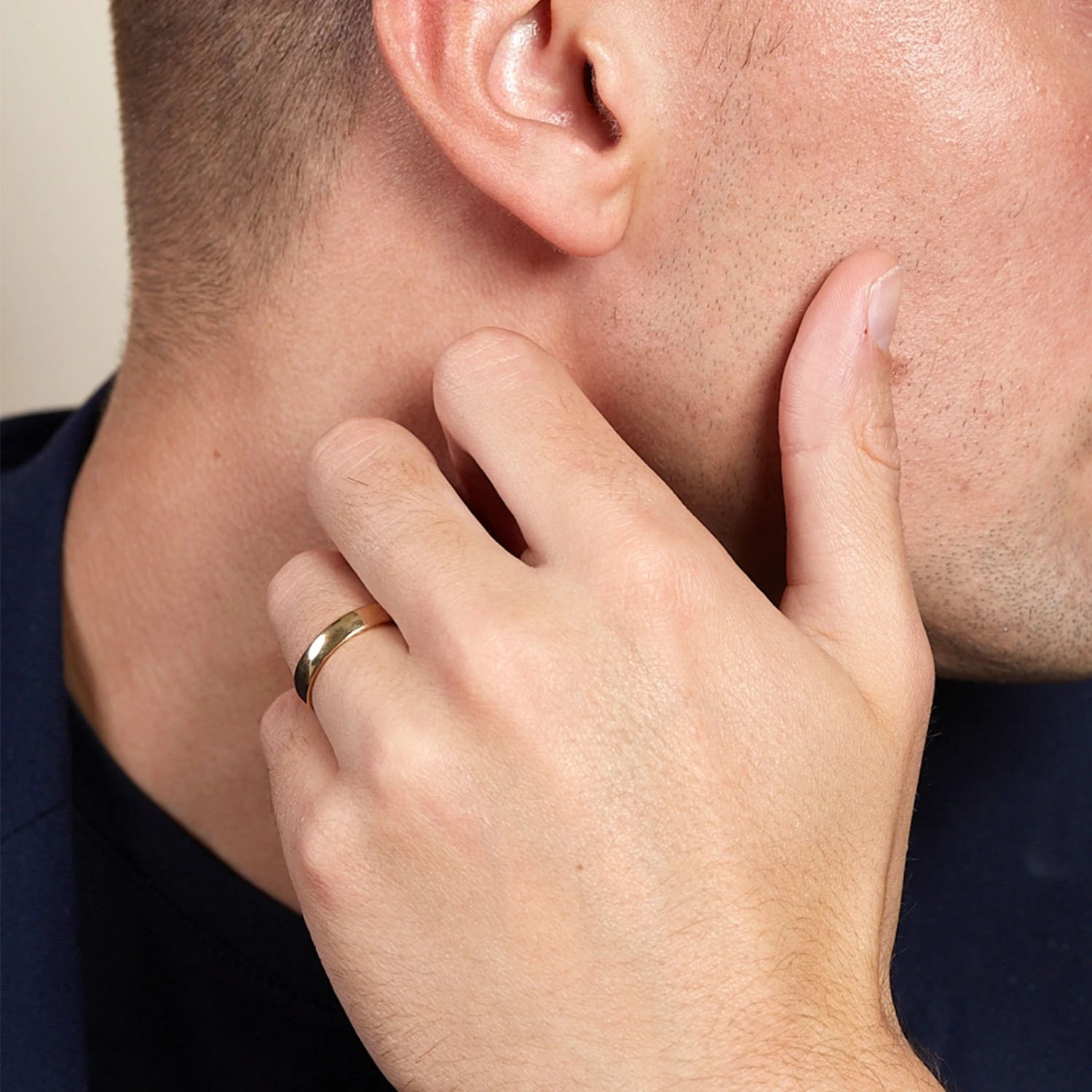 Chisholm Hunter 9ct Yellow Gold Heavy Court 4mm Wedding Ring 5 Chisholm Hunter 9ct Yellow Gold Heavy Court 4mm Wedding Ring - Image 3