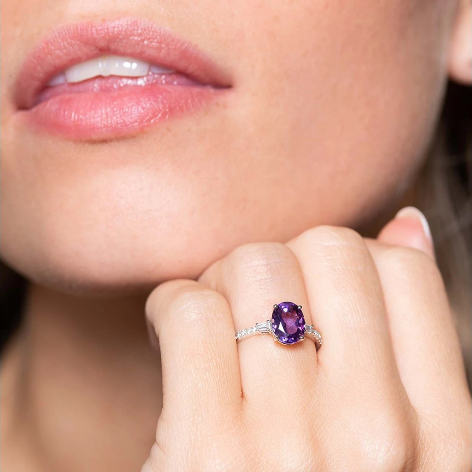 Chisholm Hunter 9ct White Gold Oval Cut Amethyst And Emerald Cut Diamond 2.13 Three Stone Ring 4 Chisholm Hunter 9ct White Gold Oval Cut Amethyst And Emerald Cut Diamond 2.13 Three Stone Ring - Image 2