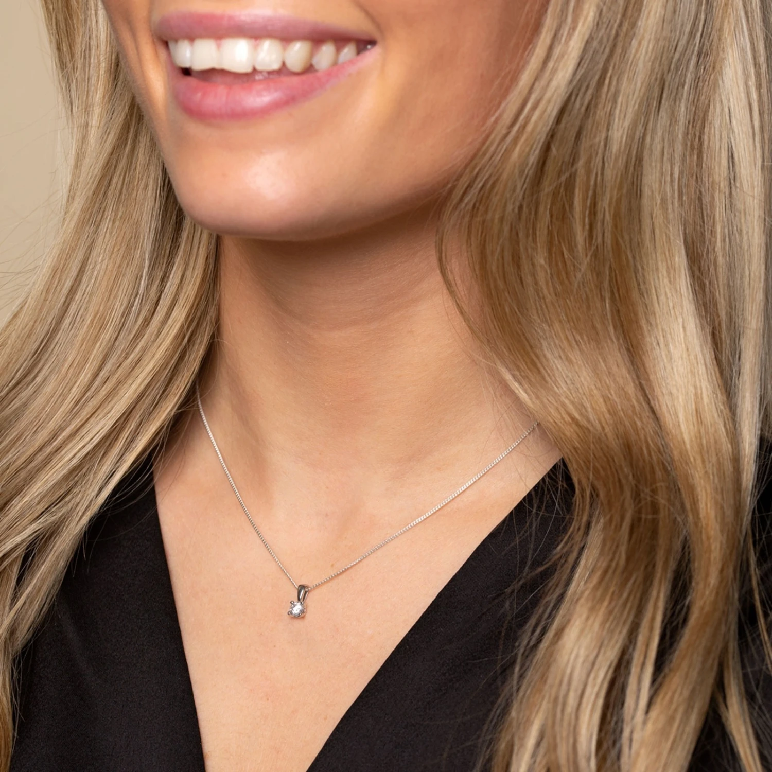 Chisholm Hunter 18ct White Gold Brilliant Cut 0.33ct Diamond Pendant 4 Chisholm Hunter 18ct White Gold Brilliant Cut 0.33ct Diamond Pendant - Image 2