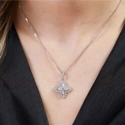 Chisholm Hunter 18ct White Gold 0.73ct Round Brilliant Cut Diamond Pendant Necklace 9 Chisholm Hunter 18ct White Gold 0.73ct Round Brilliant Cut Diamond Pendant Necklace -Chisholm Hunter 15 119 05 0106 om 2