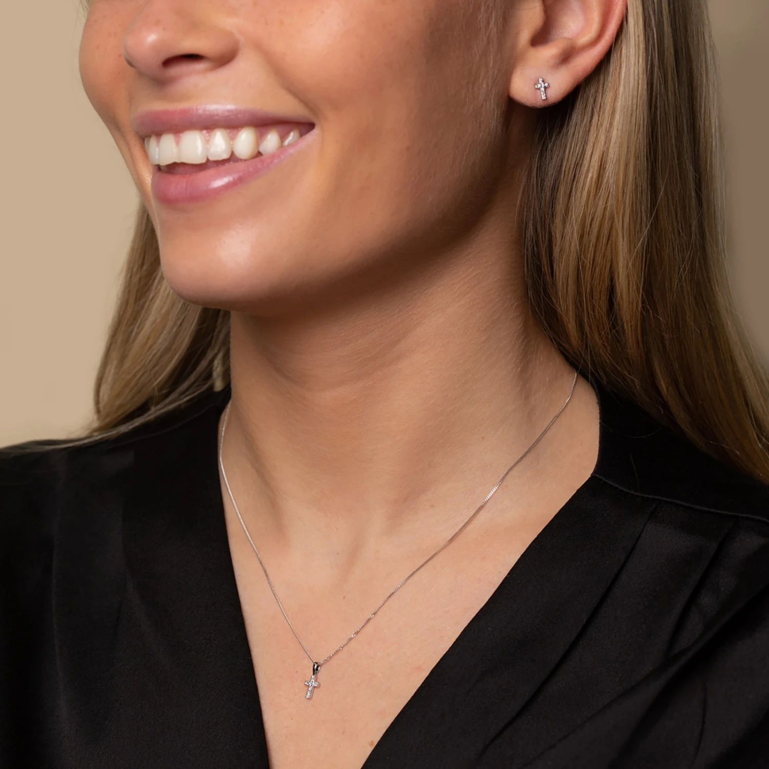 Chisholm Hunter 9ct White Gold 0.05ct Diamond Cross Earrings 5 Chisholm Hunter 9ct White Gold 0.05ct Diamond Cross Earrings - Image 3