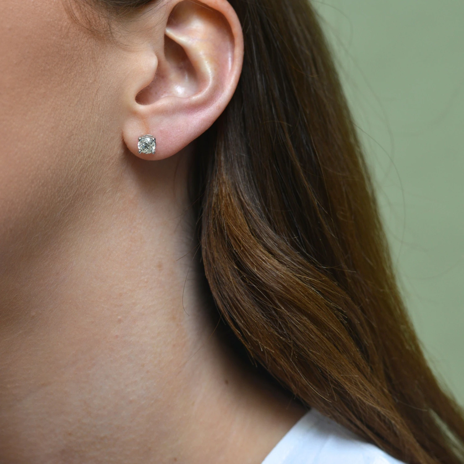 Chisholm Hunter 18ct White Gold Brilliant Cut 1.50ct Diamond Stud Earrings 4 Chisholm Hunter 18ct White Gold Brilliant Cut 1.50ct Diamond Stud Earrings - Image 2