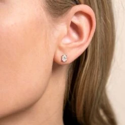 Chisholm Hunter 18ct White Gold Oval Cut 1.00ct Diamond Earrings -Chisholm Hunter 15 121 01 0143 om 3