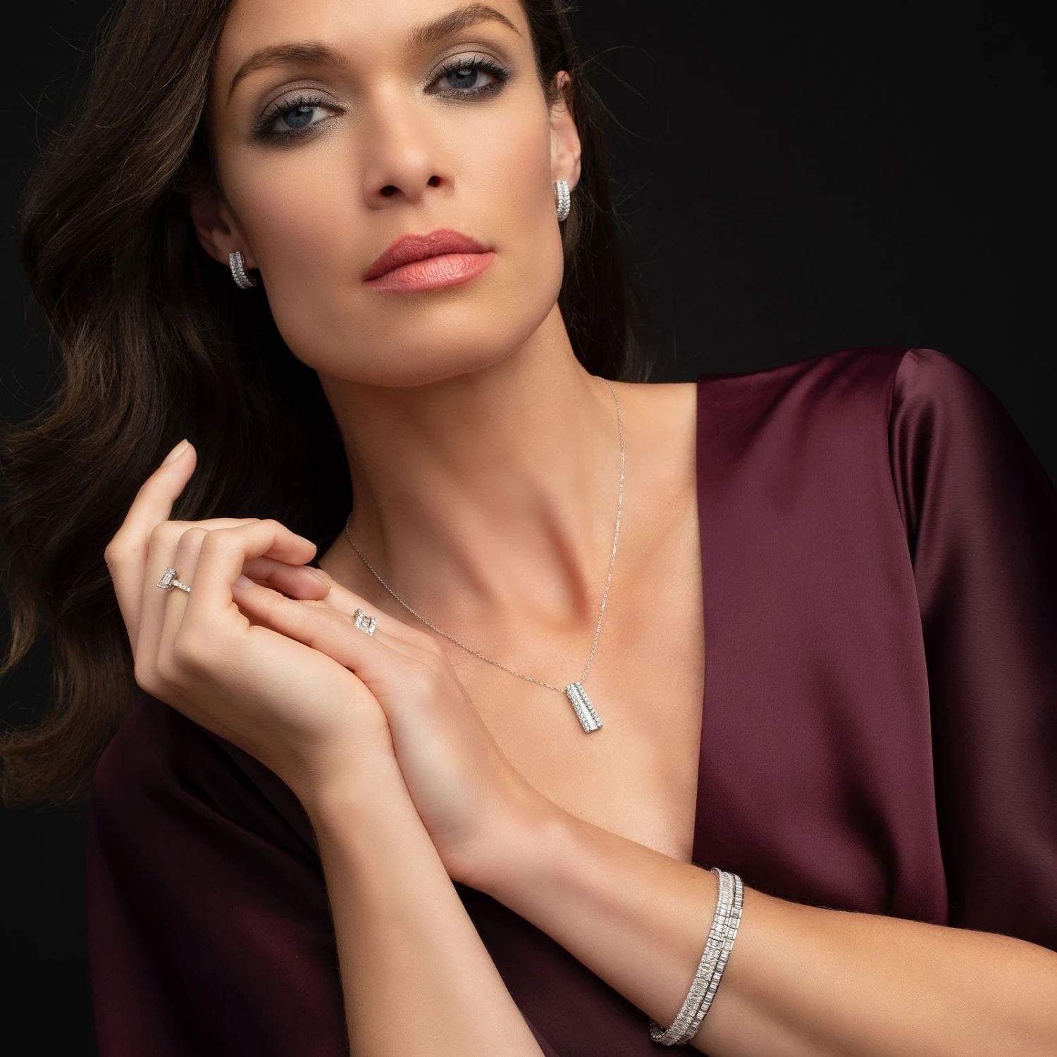 Chisholm Hunter 18ct White Gold Baguette And Brilliant Cut 1.00ct Diamond Bar Earrings 7 Chisholm Hunter 18ct White Gold Baguette And Brilliant Cut 1.00ct Diamond Bar Earrings - Image 5