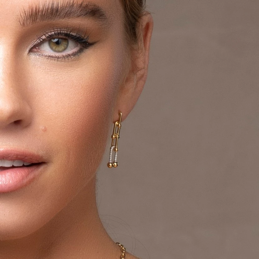 Chisholm Hunter 18ct Yellow Gold Round Brilliant 0.27ct Pavé Link Drop Earrings 6 Chisholm Hunter 18ct Yellow Gold Round Brilliant 0.27ct Pavé Link Drop Earrings - Image 4