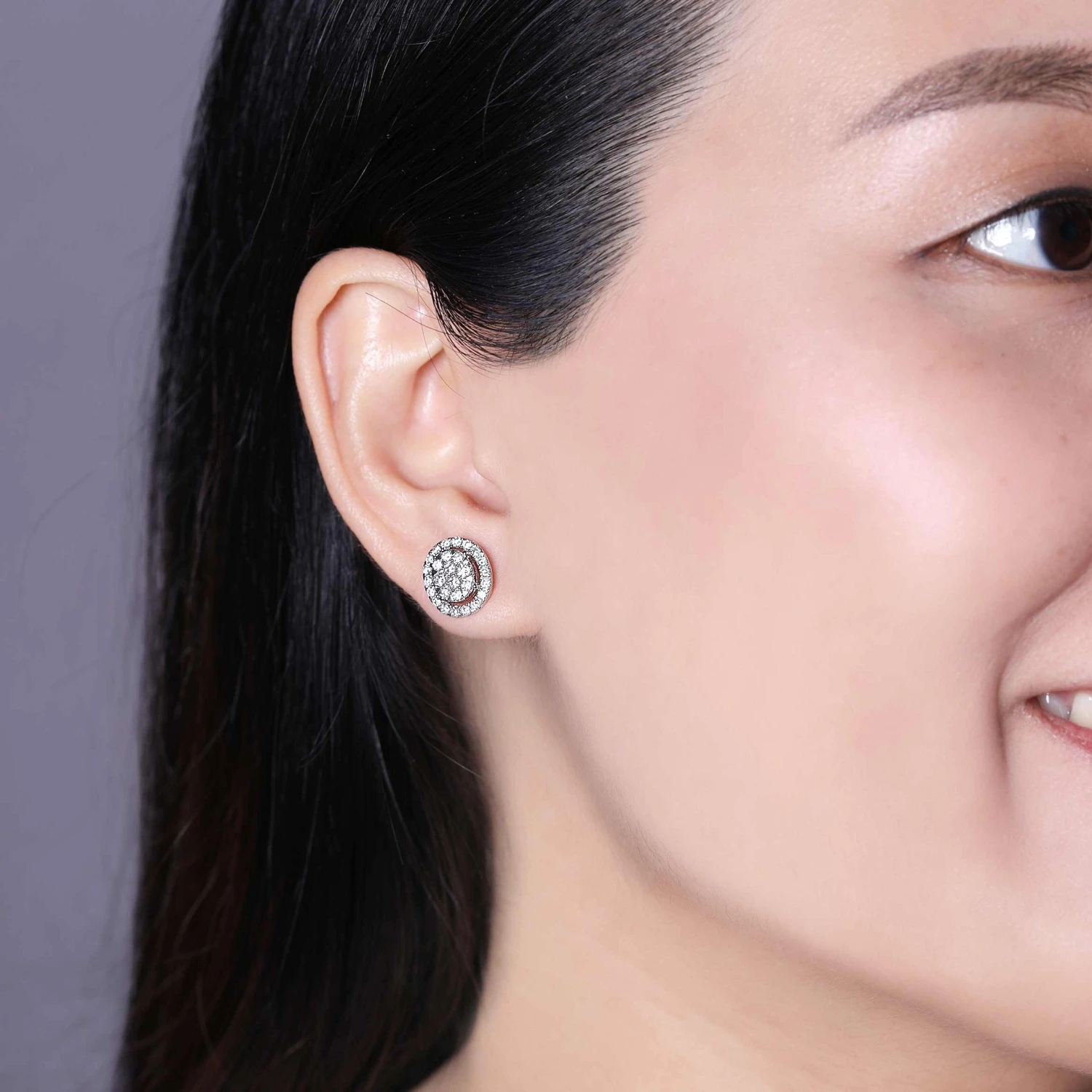 Chisholm Hunter 9ct White Gold Brilliant Cut 1.00ct Oval Shaped Diamond Halo Earrings 3 Chisholm Hunter 9ct White Gold Brilliant Cut 1.00ct Oval Shaped Diamond Halo Earrings - Image 2