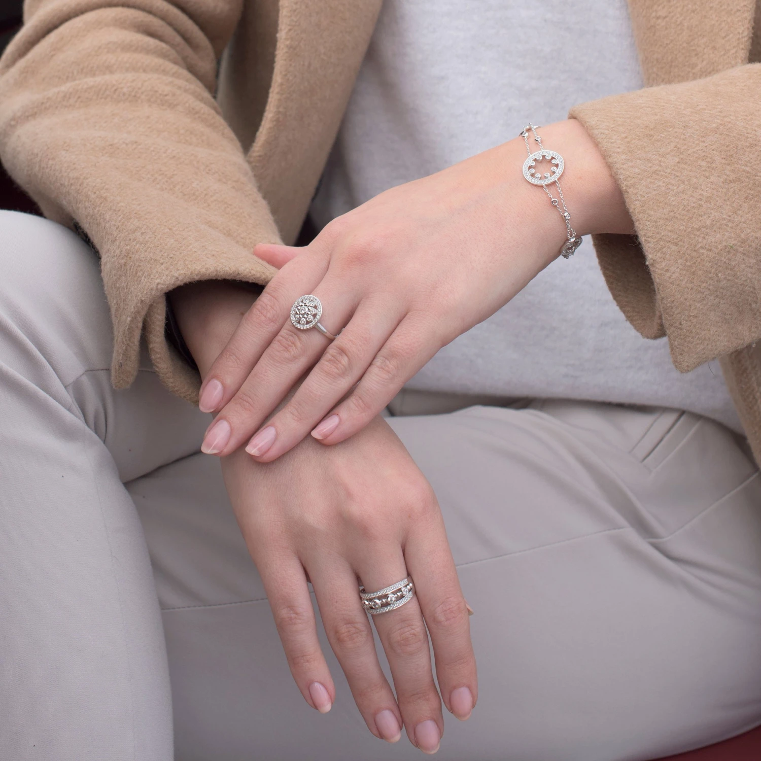 Chisholm Hunter Exclusive 18ct White Gold Round Brilliant Open Fancy Circle 0.95ct Diamond Bracelet 4 Chisholm Hunter Exclusive 18ct White Gold Round Brilliant Open Fancy Circle 0.95ct Diamond Bracelet - Image 2