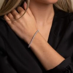 Chisholm Hunter 18ct White Gold Round Brilliant Cut 3.71ct Claw Set Tennis Bracelet -Chisholm Hunter 15 122 01 0165 18ct white gold 3.71ct brilliant cut claw set tennis bracelet 3