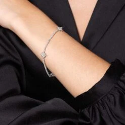 Chisholm Hunter 18ct White Gold Brilliant Cut 1.23ct Diamond Cluster Star Bracelet -Chisholm Hunter 15 122 01 0191 om 1