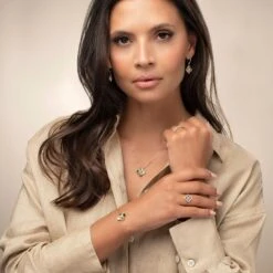 Chisholm Hunter 18ct Yellow Gold 0.20ct Round Brilliant Textured Flower Diamond Bracelet -Chisholm Hunter 15 122 02 0042 ls 2