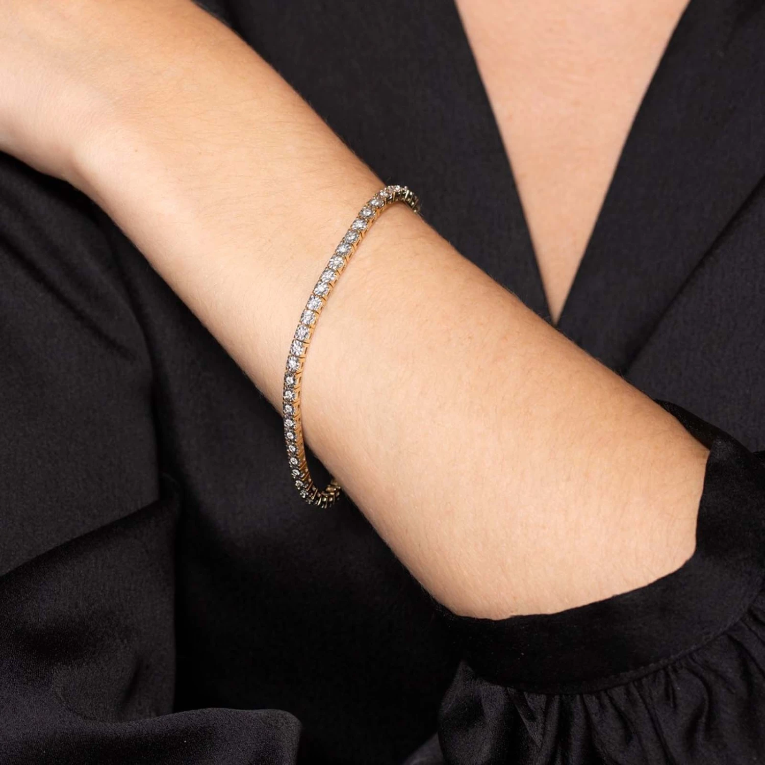 Chisholm Hunter 9ct Yellow Gold Brilliant Cut Diamond 1.00ct Tennis Bracelet 4 Chisholm Hunter 9ct Yellow Gold Brilliant Cut Diamond 1.00ct Tennis Bracelet - Image 2