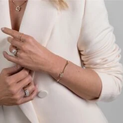 Chisholm Hunter 18ct Yellow Gold 0.90ct Round Brilliant Fancy Rubover Bubble Diamond Bangle