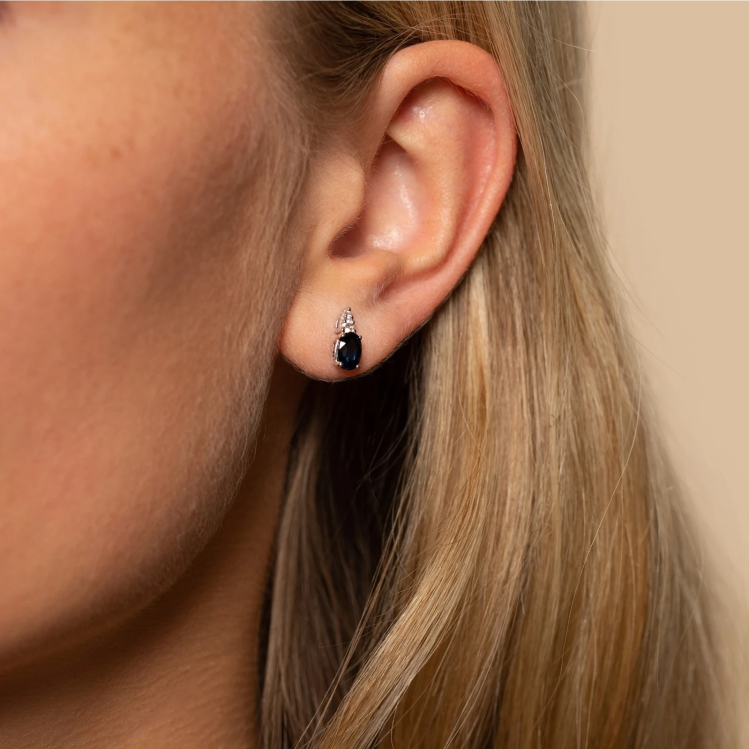 Chisholm Hunter 9ct White Gold Diamond 0.10ct And Sapphire Earrings 4 Chisholm Hunter 9ct White Gold Diamond 0.10ct And Sapphire Earrings - Image 2