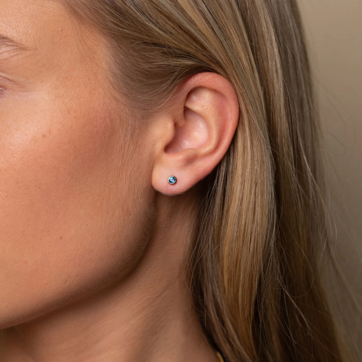 Chisholm Hunter 9ct Yellow Gold Sapphire Rub Over 3mm Earrings 4 Chisholm Hunter 9ct Yellow Gold Sapphire Rub Over 3mm Earrings - Image 2