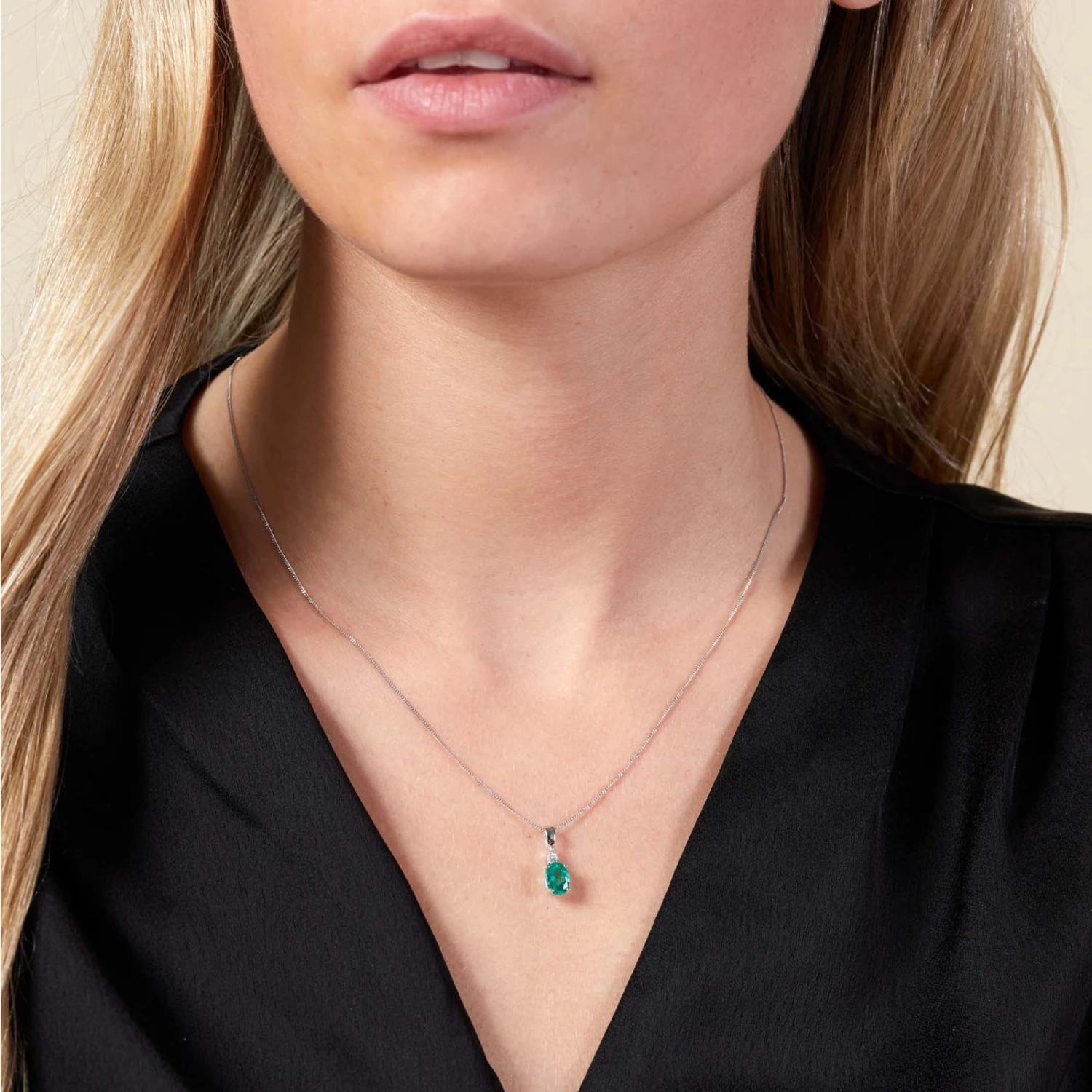 Chisholm Hunter 9ct White Gold Oval Cut Emerald And 0.05ct Diamond Pendant 4 Chisholm Hunter 9ct White Gold Oval Cut Emerald And 0.05ct Diamond Pendant - Image 2