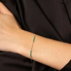 Chisholm Hunter 9ct White Gold 0.45ct Emerald Bracelet -Chisholm Hunter 16 127 09 0006 b