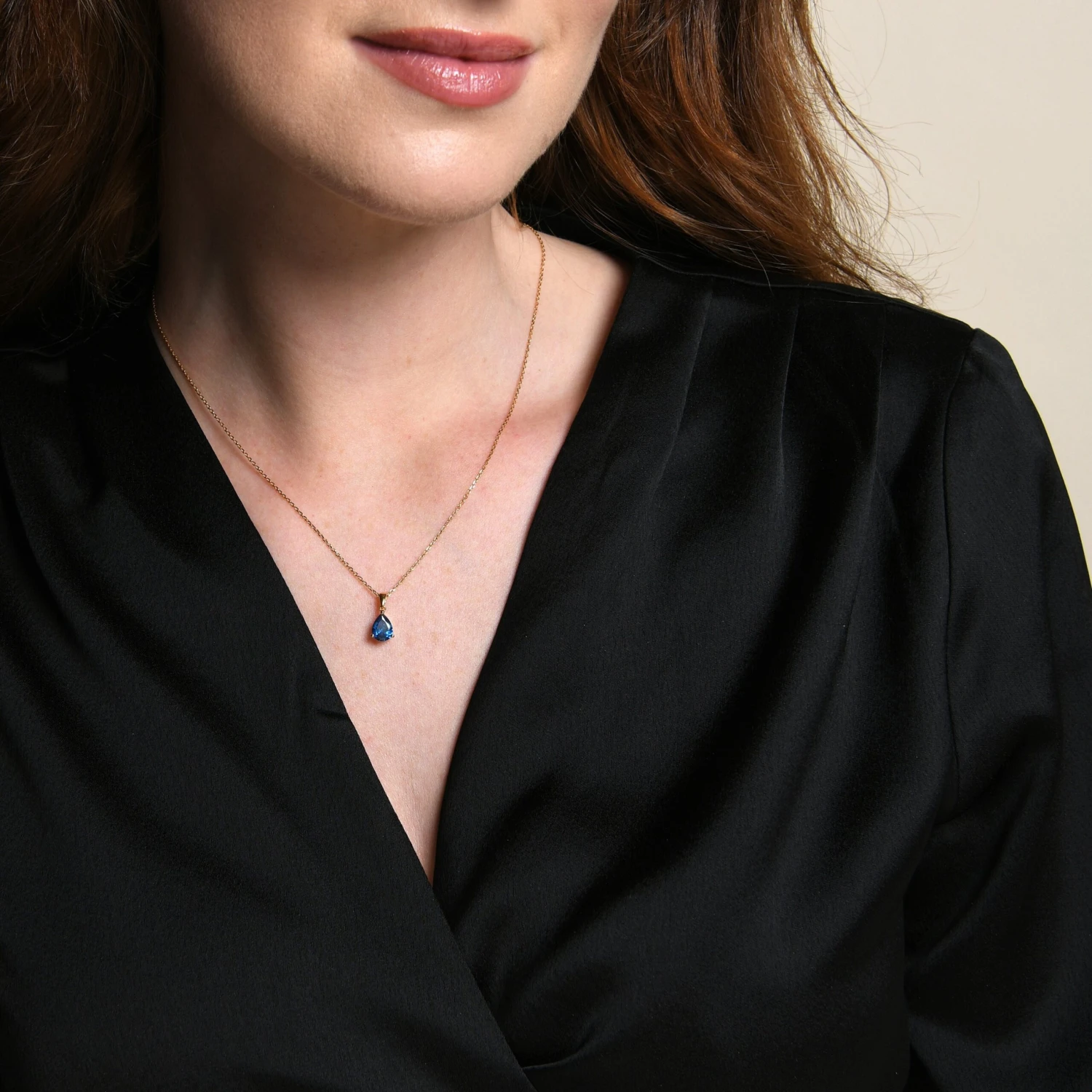 Chisholm Hunter 9ct Yellow Gold 0.95ct Pear Cut Blue Topaz Pendant 4 Chisholm Hunter 9ct Yellow Gold 0.95ct Pear Cut Blue Topaz Pendant - Image 2