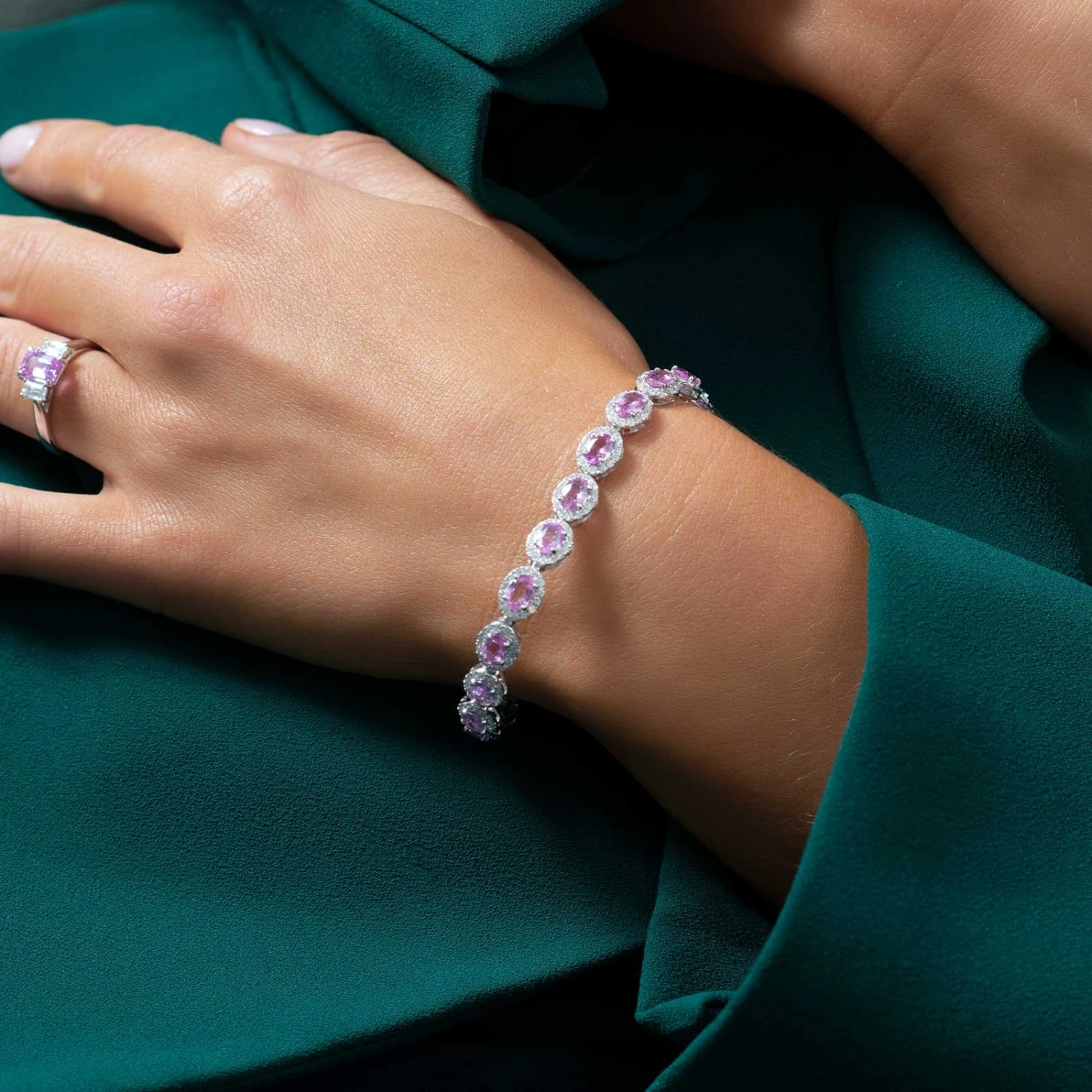 Chisholm Hunter 18ct White Gold 10.30ct Oval Pink Sapphire & 3.00ct Round Brilliant Diamond Bracelet 7 Chisholm Hunter 18ct White Gold 10.30ct Oval Pink Sapphire & 3.00ct Round Brilliant Diamond Bracelet - Image 5