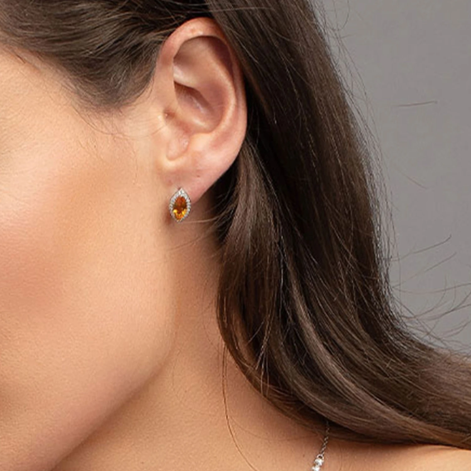 Chisholm Hunter 18ct White Gold Diamond 0.14ct And Citrine 0.97ct Halo Earrings 6 Chisholm Hunter 18ct White Gold Diamond 0.14ct And Citrine 0.97ct Halo Earrings - Image 4