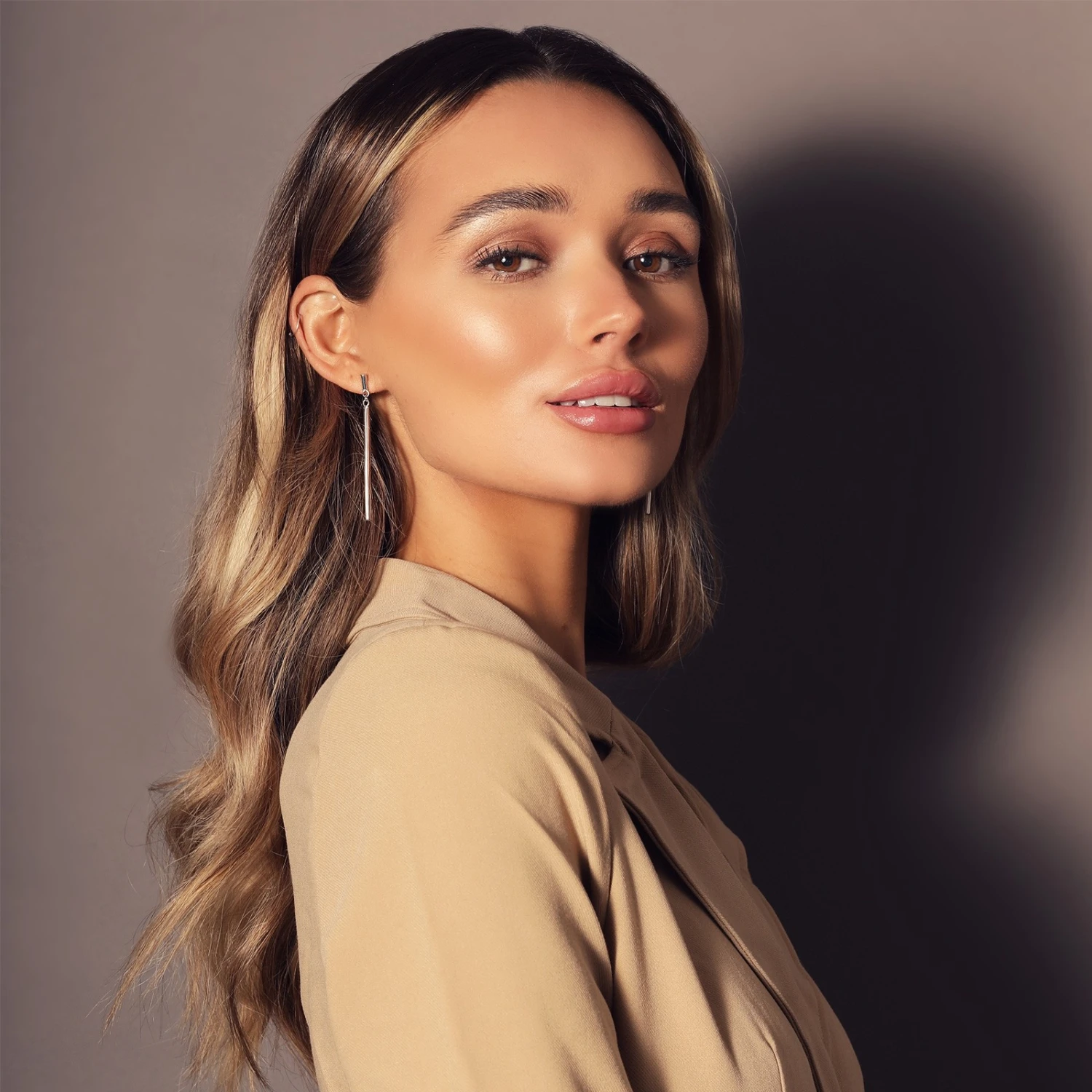 Chisholm Hunter 9ct White Gold Bar Drop Earrings 5 Chisholm Hunter 9ct White Gold Bar Drop Earrings - Image 3