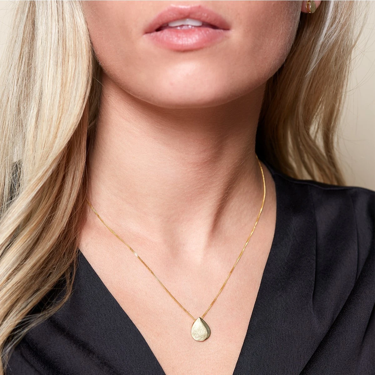 Chisholm Hunter 9ct Yellow Gold Textured Teardrop Pendant 4 Chisholm Hunter 9ct Yellow Gold Textured Teardrop Pendant - Image 2