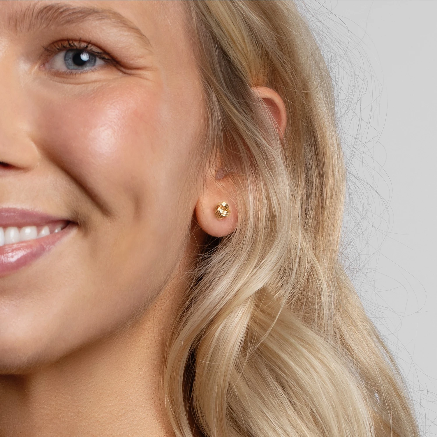 Chisholm Hunter 9ct Yellow Gold Triple Knot Stud Earrings 6 Chisholm Hunter 9ct Yellow Gold Triple Knot Stud Earrings - Image 4