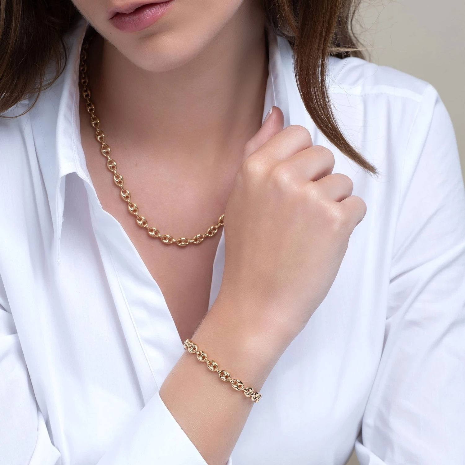 Chisholm Hunter 9ct Yellow Gold Fashion Link Bracelet 4 Chisholm Hunter 9ct Yellow Gold Fashion Link Bracelet - Image 2