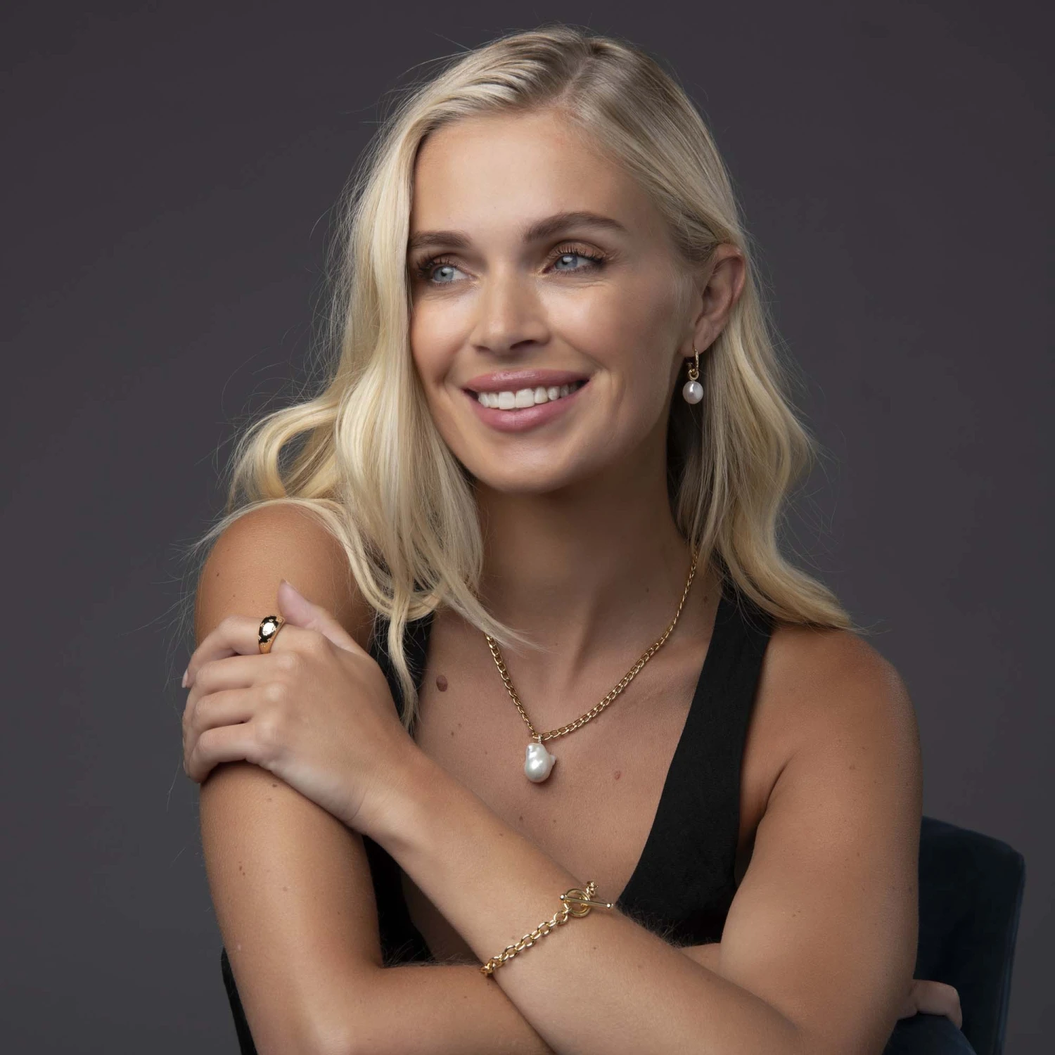 Chisholm Hunter 14ct Yellow Gold Plated Pearl And White Sapphire Pendant 4 Chisholm Hunter 14ct Yellow Gold Plated Pearl And White Sapphire Pendant - Image 2