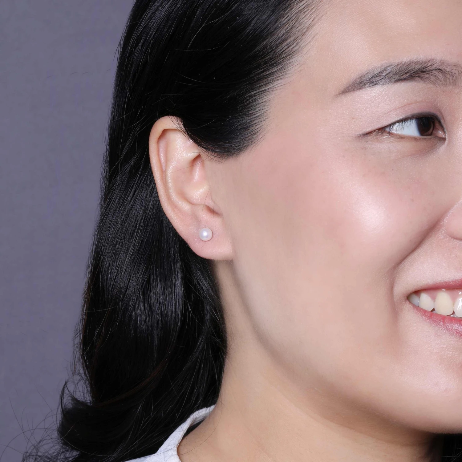 Chisholm Hunter 9ct Yellow Gold Freshwater Pearl 5-5.5mm Stud Earrings 4 Chisholm Hunter 9ct Yellow Gold Freshwater Pearl 5-5.5mm Stud Earrings - Image 2