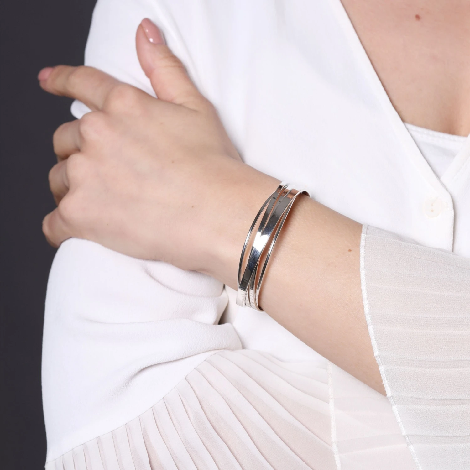 Chisholm Hunter Silver Twisted Multistrand Bangle 5 Chisholm Hunter Silver Twisted Multistrand Bangle - Image 3